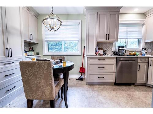 4 Mississauga Road, St. Catharines, ON - Indoor Photo Showing Kitchen