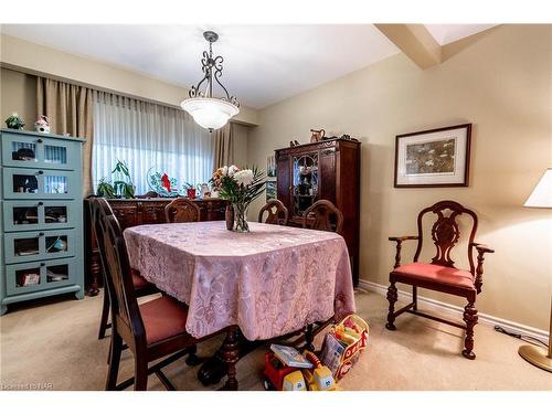 4 Mississauga Road, St. Catharines, ON - Indoor Photo Showing Dining Room