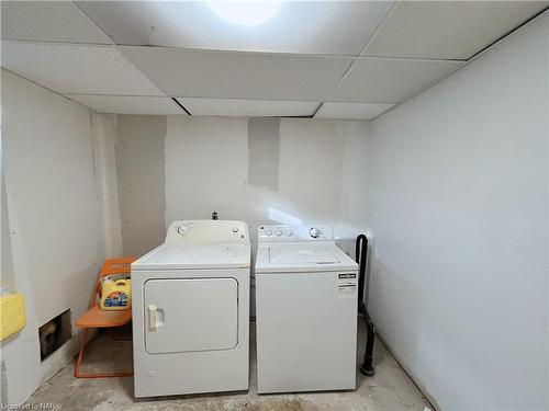 Lower-12 Wakil Drive, St. Catharines, ON - Indoor Photo Showing Laundry Room