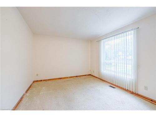 137 Oakdale Avenue, St. Catharines, ON - Indoor Photo Showing Other Room