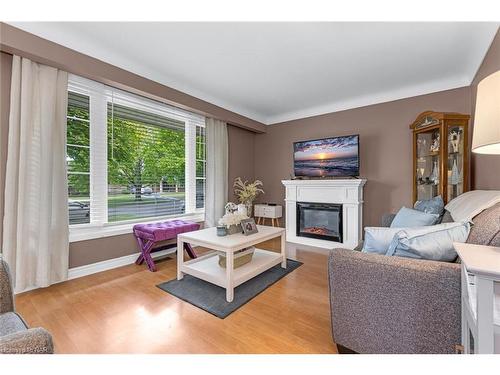 40 Densgrove Drive, St. Catharines, ON - Indoor Photo Showing Living Room With Fireplace