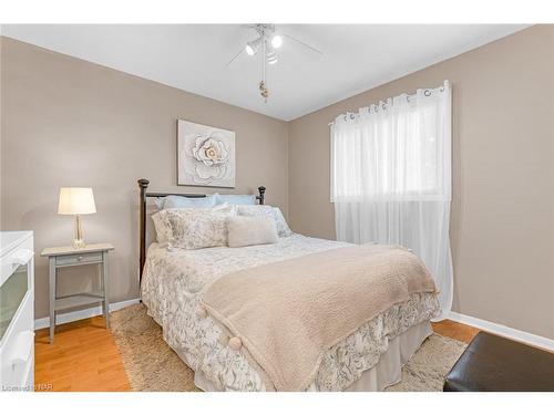 40 Densgrove Drive, St. Catharines, ON - Indoor Photo Showing Bedroom