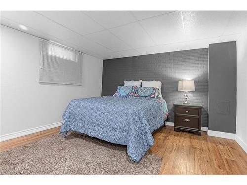 40 Densgrove Drive, St. Catharines, ON - Indoor Photo Showing Bedroom