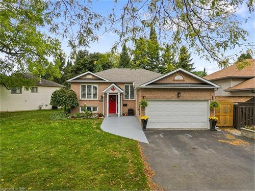 1041 Quaker Road, Pelham, ON - Outdoor With Facade