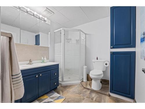 1041 Quaker Road, Pelham, ON - Indoor Photo Showing Bathroom