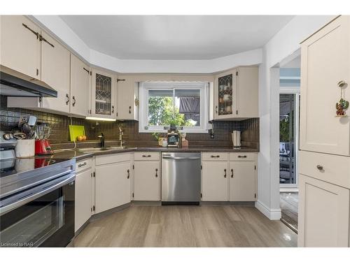 9 Orlando Drive, St. Catharines, ON - Indoor Photo Showing Kitchen With Double Sink