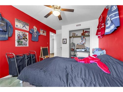 9 Orlando Drive, St. Catharines, ON - Indoor Photo Showing Bedroom