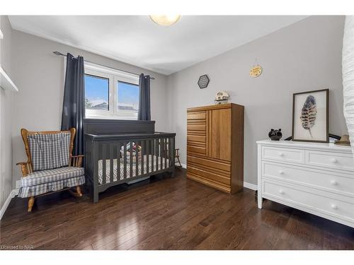 9 Orlando Drive, St. Catharines, ON - Indoor Photo Showing Bedroom