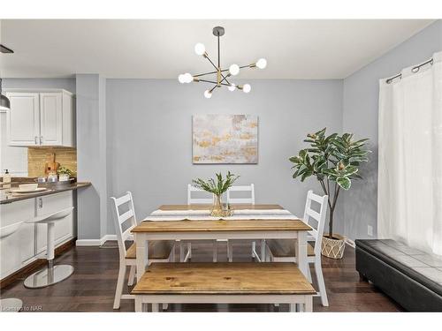 5209 Palmer Avenue, Niagara Falls, ON - Indoor Photo Showing Dining Room