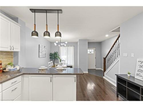 5209 Palmer Avenue, Niagara Falls, ON - Indoor Photo Showing Kitchen