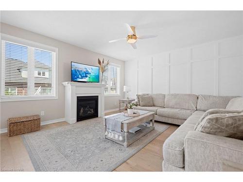 316 Concession 3 Road, Niagara-On-The-Lake, ON - Indoor Photo Showing Living Room With Fireplace