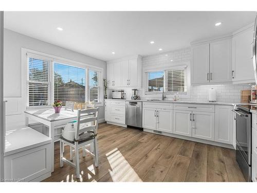 548 Wright Street, Welland, ON - Indoor Photo Showing Kitchen With Upgraded Kitchen