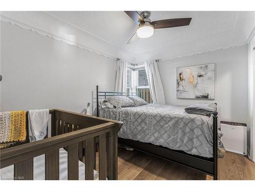 548 Wright Street, Welland, ON - Indoor Photo Showing Bedroom