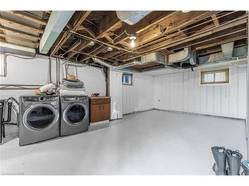 548 Wright Street, Welland, ON - Indoor Photo Showing Laundry Room