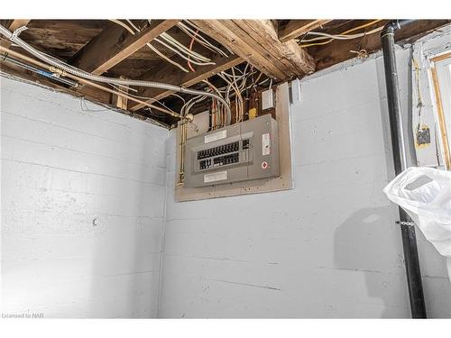 548 Wright Street, Welland, ON - Indoor Photo Showing Basement