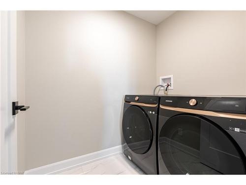 3953 Mitchell Crescent, Fort Erie, ON - Indoor Photo Showing Laundry Room