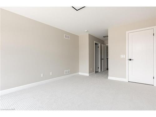 3953 Mitchell Crescent, Fort Erie, ON - Indoor Photo Showing Other Room