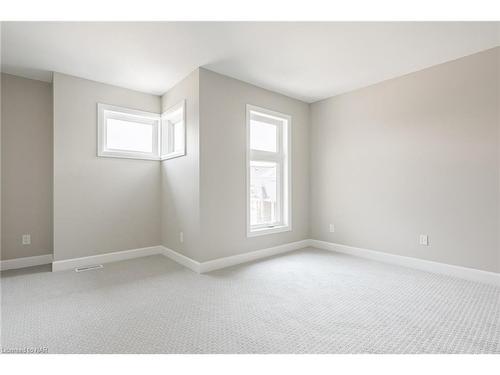 3953 Mitchell Crescent, Fort Erie, ON - Indoor Photo Showing Other Room