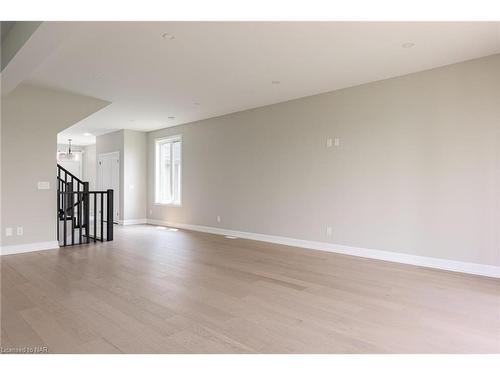 3953 Mitchell Crescent, Stevensville, ON - Indoor Photo Showing Other Room