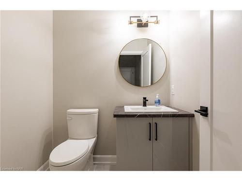 3953 Mitchell Crescent, Stevensville, ON - Indoor Photo Showing Bathroom