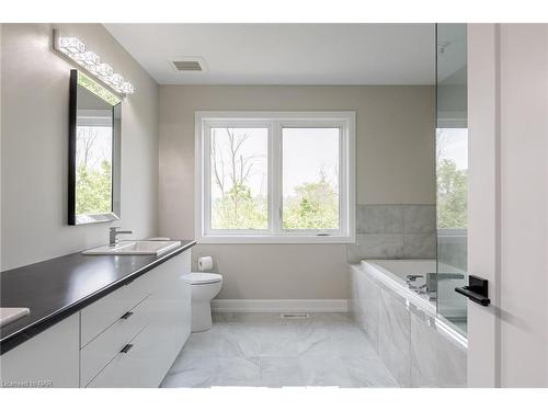 3953 Mitchell Crescent, Stevensville, ON - Indoor Photo Showing Bathroom