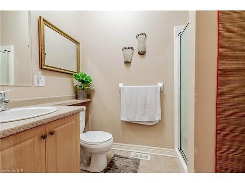 15-4300 Kalar Road, Niagara Falls, ON - Indoor Photo Showing Bathroom