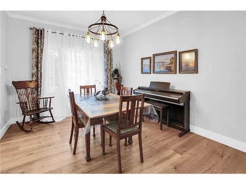 2722 Red Maple Avenue, Jordan, ON - Indoor Photo Showing Dining Room