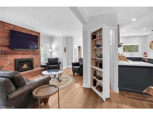 2722 Red Maple Avenue, Jordan, ON - Indoor Photo Showing Living Room With Fireplace