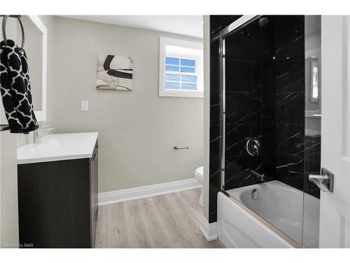 2523 Port Robinson Road, Thorold, ON - Indoor Photo Showing Bathroom