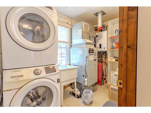 206 Elmwood Avenue Avenue, Crystal Beach, ON - Indoor Photo Showing Laundry Room