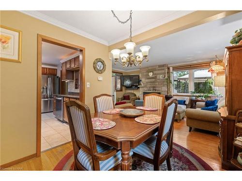 8 St Louis Place, St. Catharines, ON - Indoor Photo Showing Dining Room