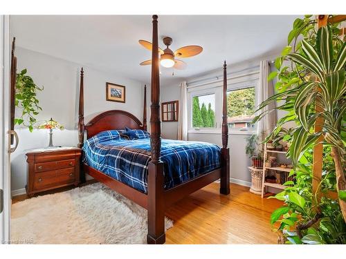 8 St Louis Place, St. Catharines, ON - Indoor Photo Showing Bedroom