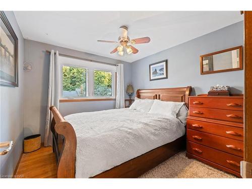 8 St Louis Place, St. Catharines, ON - Indoor Photo Showing Bedroom