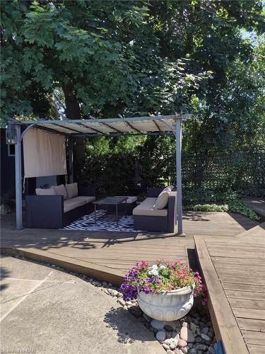 8 St Louis Place, St. Catharines, ON - Outdoor With Deck Patio Veranda