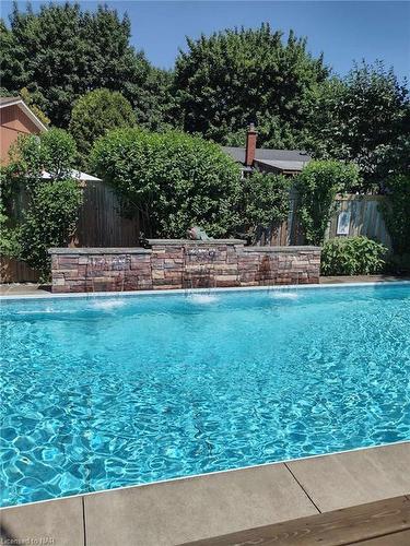 8 St Louis Place, St. Catharines, ON - Outdoor With In Ground Pool With Backyard