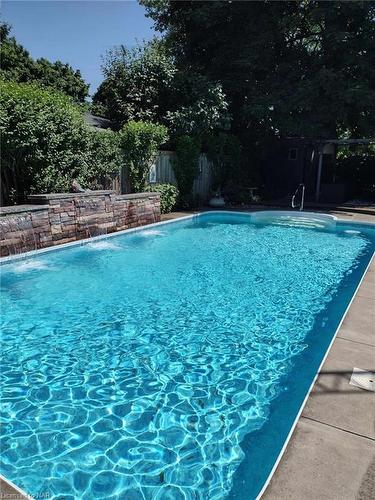 8 St Louis Place, St. Catharines, ON - Outdoor With In Ground Pool With Backyard