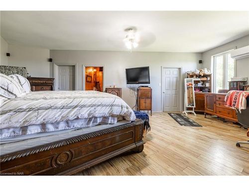 92 Warner Road, Niagara-On-The-Lake, ON - Indoor Photo Showing Bedroom