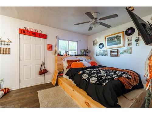 92 Warner Road, Niagara-On-The-Lake, ON - Indoor Photo Showing Bedroom