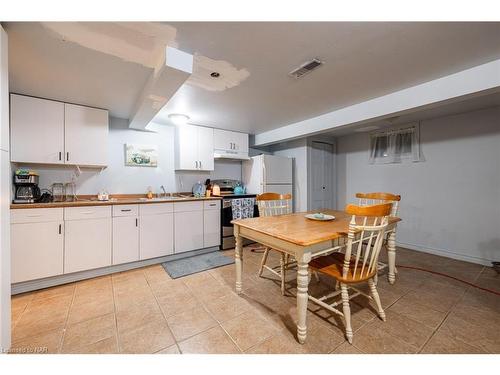 92 Warner Road, Niagara-On-The-Lake, ON - Indoor Photo Showing Kitchen