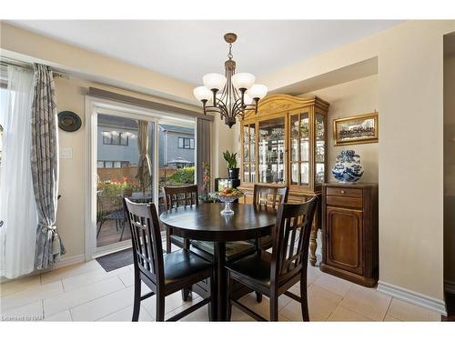 8096 Blue Ash Lane, Niagara Falls, ON - Indoor Photo Showing Dining Room