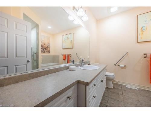 2362 Walker Court, Niagara Falls, ON - Indoor Photo Showing Bathroom