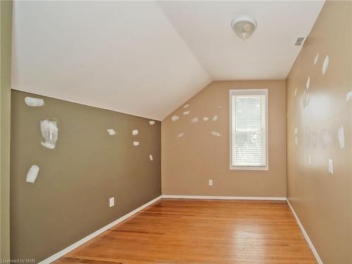 247 Russell Avenue, St. Catharines, ON - Indoor Photo Showing Other Room