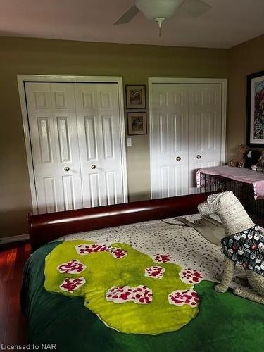 48 Mcdonald Avenue, Thorold, ON - Indoor Photo Showing Bedroom