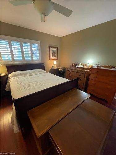 48 Mcdonald Avenue, Thorold, ON - Indoor Photo Showing Bedroom