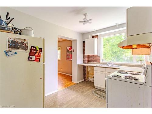 3796 Dominion Road, Ridgeway, ON - Indoor Photo Showing Kitchen