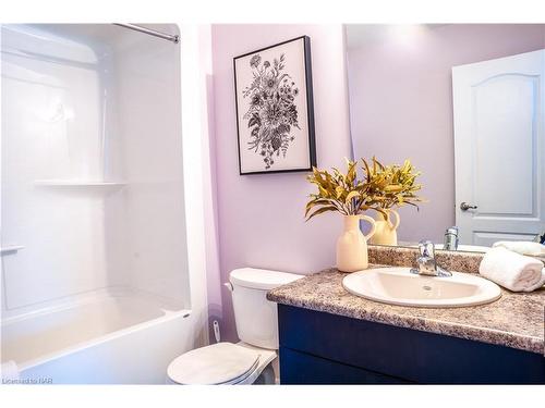 138 Winterberry Boulevard, Thorold, ON - Indoor Photo Showing Bathroom