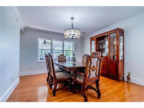 1239 Pelham Street, Fonthill, ON - Indoor Photo Showing Dining Room