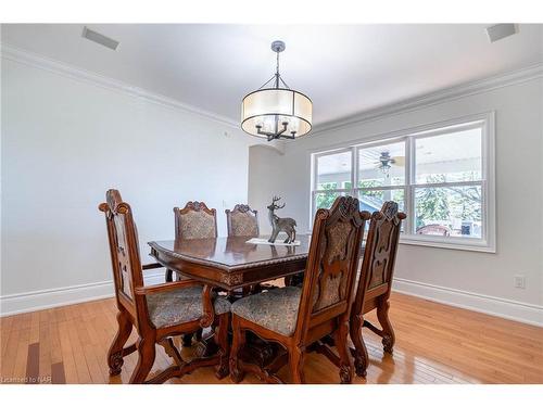 1239 Pelham Street, Fonthill, ON - Indoor Photo Showing Dining Room