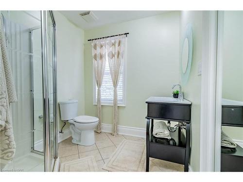 1239 Pelham Street, Fonthill, ON - Indoor Photo Showing Bathroom