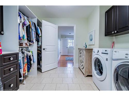 1239 Pelham Street, Fonthill, ON - Indoor Photo Showing Laundry Room